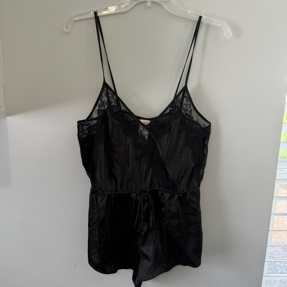 In Bloom By Jonquil One-Piece Womens Small Black‎ Lace Surplice Neck Romper
